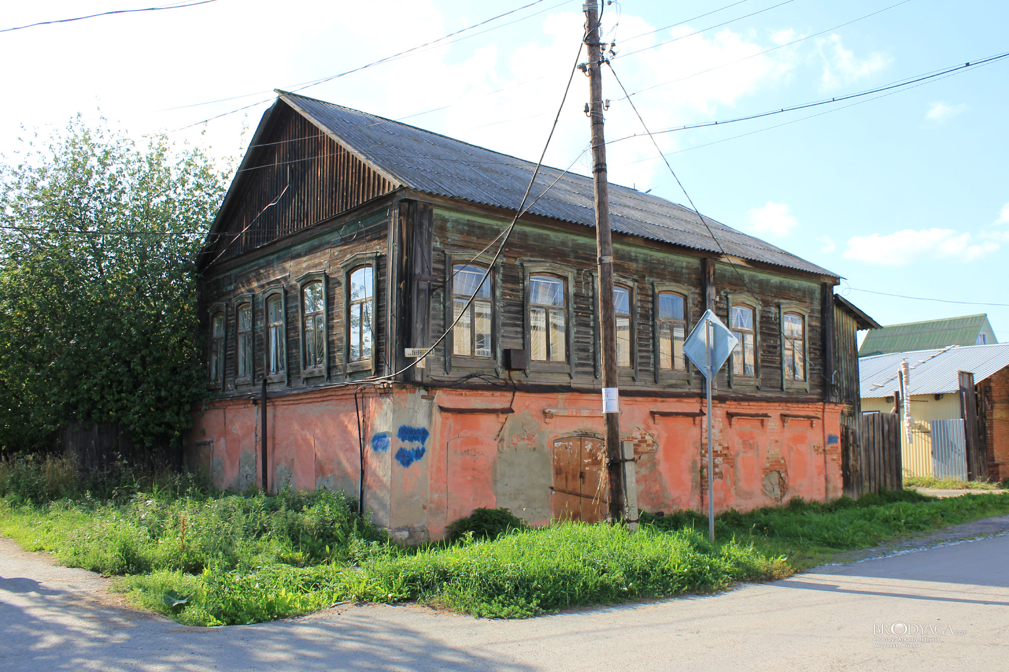 Ул. Луначарского 25, Невьянск (Lunacharskogo str. 25, Nevyansk)